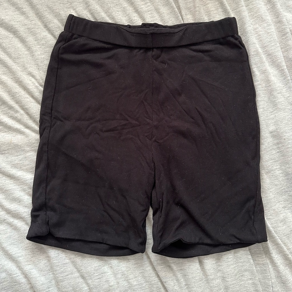 Princess Polly Kimmy biker shorts. Super soft, stretchy material. Size 4 (new)
